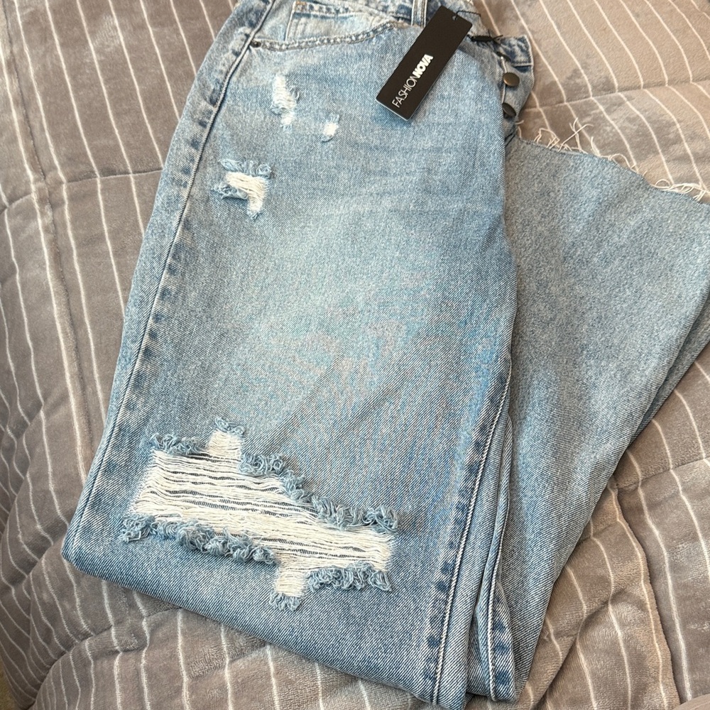 Fashion Nova Light Blue Boyfriend Jeans